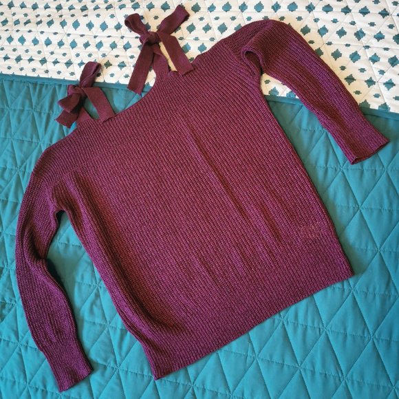 She + Sky - Open Shoulder Sweater - Picture 1 of 1